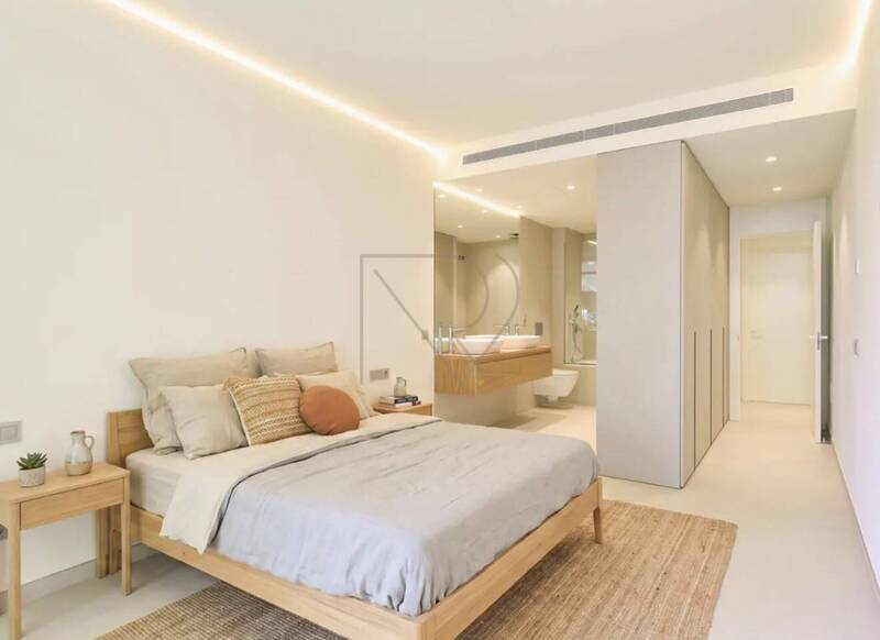 Prodej apartmánu 3+kk se zahradou, dvě parkovací stání, Málaga, Španělsko