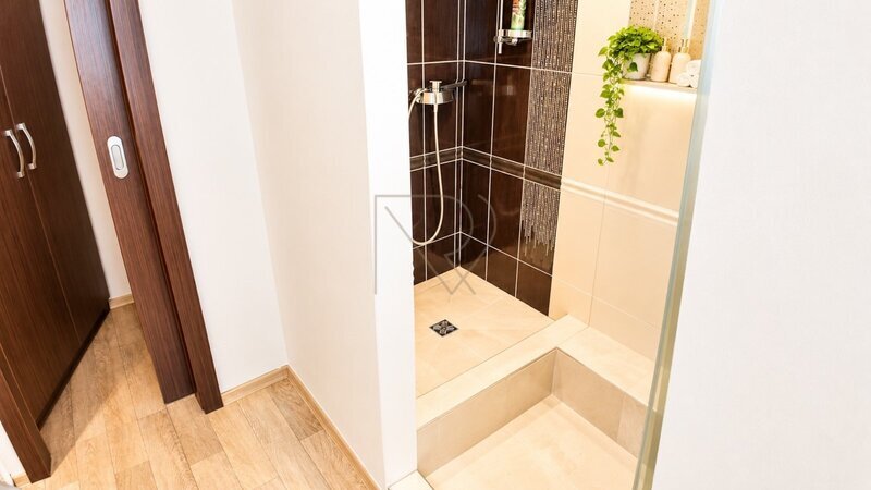 Prodej nebytového prostoru 17 m2, kosmetické studio, Veltruská, Praha 9 - Prosek