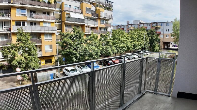 Pronájem bytu 1+kk s balkonem 41 m2, Gerstelova, Praha 9 - Vysočany