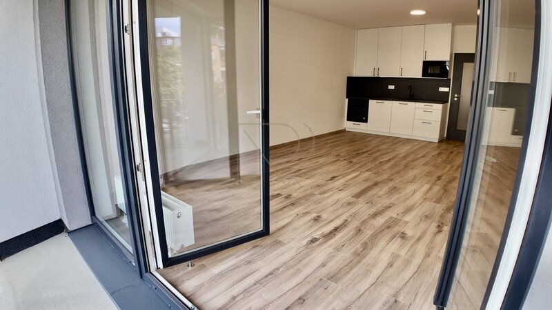 Pronájem bytu 1+kk s balkonem 41 m2, Gerstelova, Praha 9 - Vysočany
