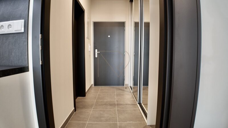 Pronájem bytu 1+kk s balkonem 41 m2, Gerstelova, Praha 9 - Vysočany