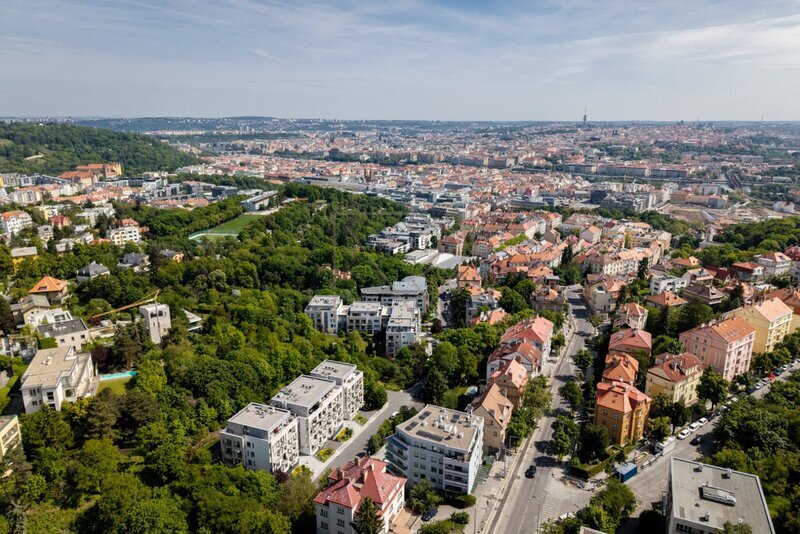 Prodej bytu 4+kk s velkou terasou, lodžií a parkovacím stáním, U Nikolajky, Praha 5 - Smíchov