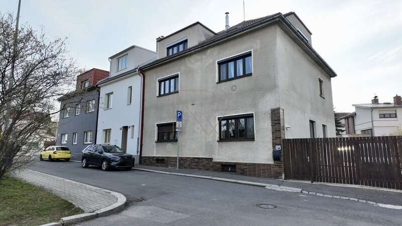 Pronájem 1+kk 40 m2, Praha 10 - Záběhlice