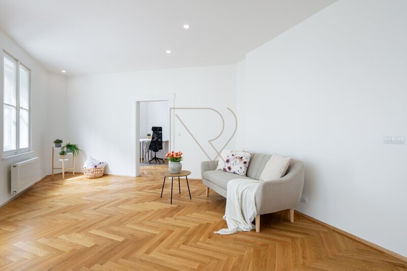 Prodej bytu 3+1 90 m2, Na Březince, Praha 5 - Smíchov