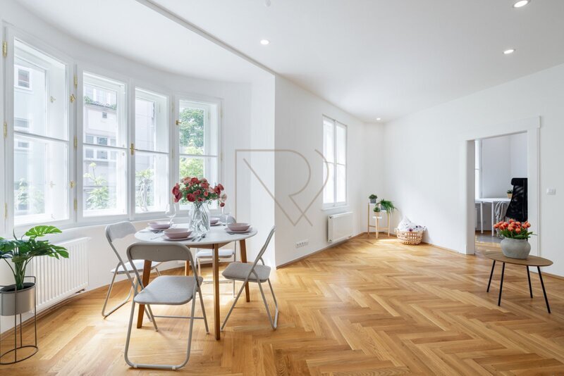 Prodej bytu 3+1 90 m2, Na Březince, Praha 5 - Smíchov