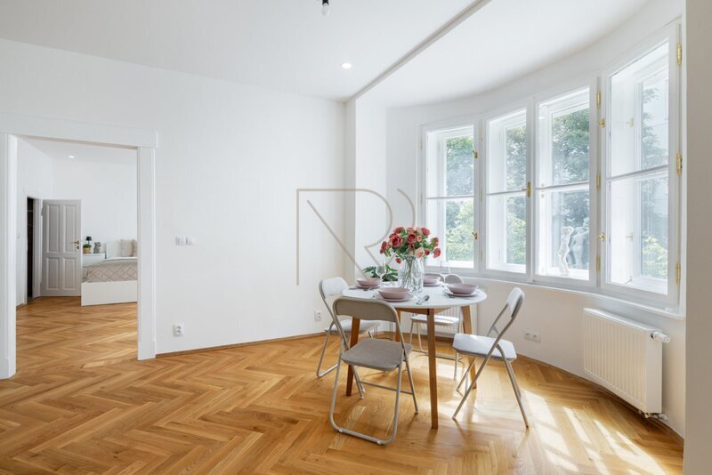 Prodej bytu 3+1 90 m2, Na Březince, Praha 5 - Smíchov