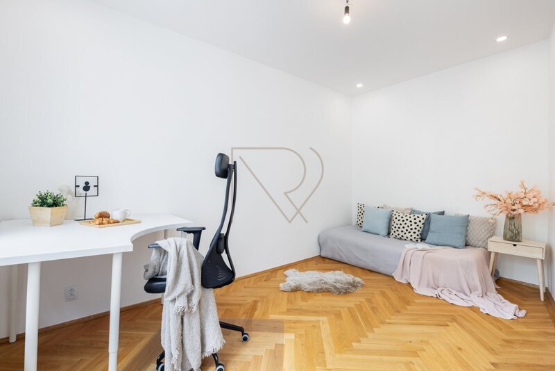 Prodej bytu 3+1 90 m2, Na Březince, Praha 5 - Smíchov