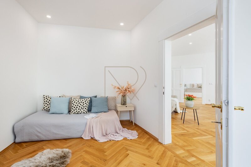 Prodej bytu 3+1 90 m2, Na Březince, Praha 5 - Smíchov