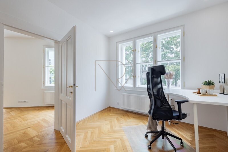 Prodej bytu 3+1 90 m2, Na Březince, Praha 5 - Smíchov