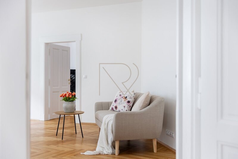Prodej bytu 3+1 90 m2, Na Březince, Praha 5 - Smíchov