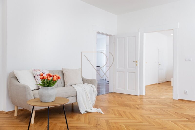 Prodej bytu 3+1 90 m2, Na Březince, Praha 5 - Smíchov