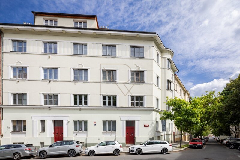 Prodej bytu 3+1 90 m2, Na Březince, Praha 5 - Smíchov