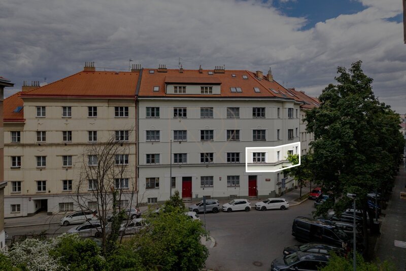 Prodej bytu 3+1 90 m2, Na Březince, Praha 5 - Smíchov
