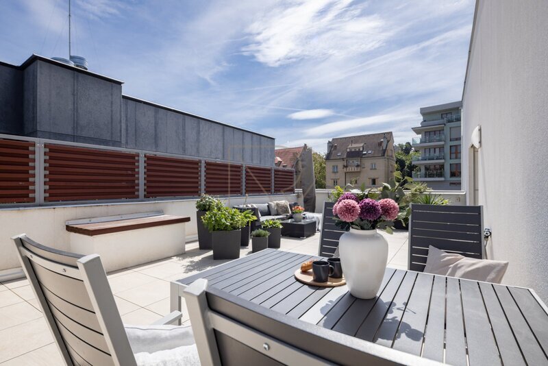 Prodej bytu 4+kk s velkou terasou, lodžií a dvě garážová stání, U Nikolajky, Praha 5 - Smíchov