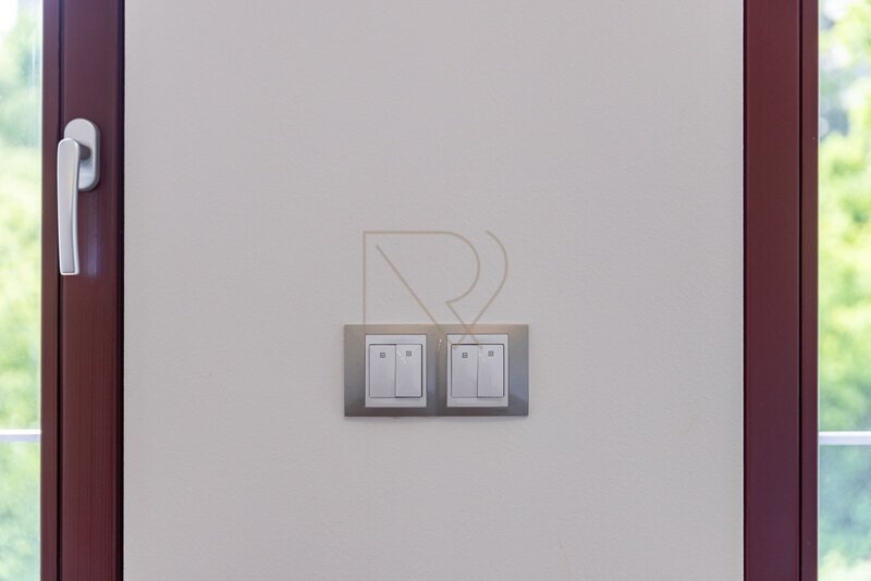 Prodej bytu 4+kk s velkou terasou, lodžií a dvě garážová stání, U Nikolajky, Praha 5 - Smíchov