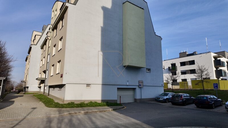 Pronájem bytu 2+kk s balkonem a s parkovacím stáním, Divišovská, Praha 4 - Chodov