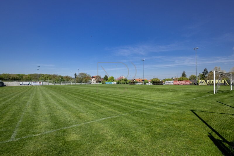 Stavební pozemek 880 m2, Lhota u Dolních Břežan, okres Praha - západ