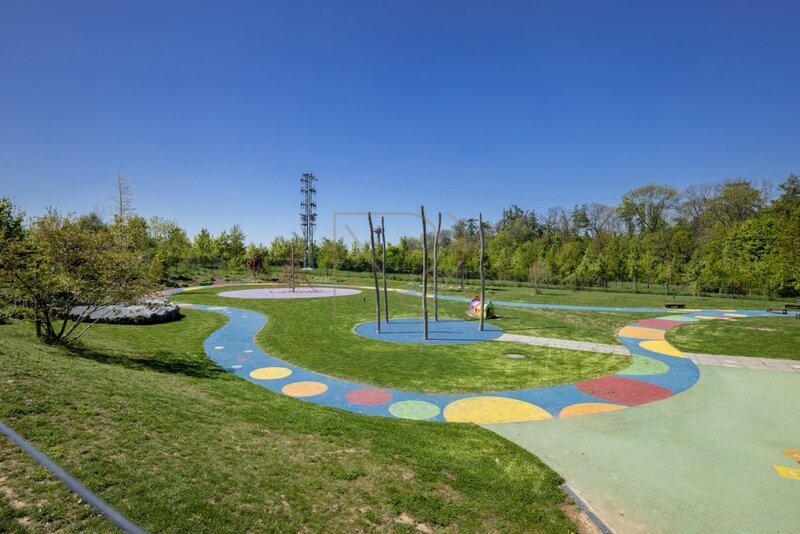 Stavební pozemek 880 m2, Lhota u Dolních Břežan, okres Praha - západ