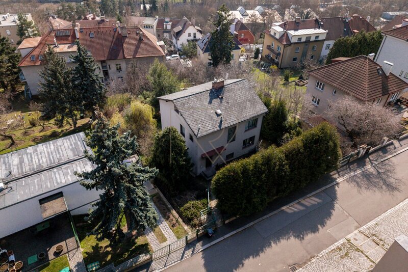 Prodej rodinného domu s pozemkem 906 m2, Praha 4 - Krč